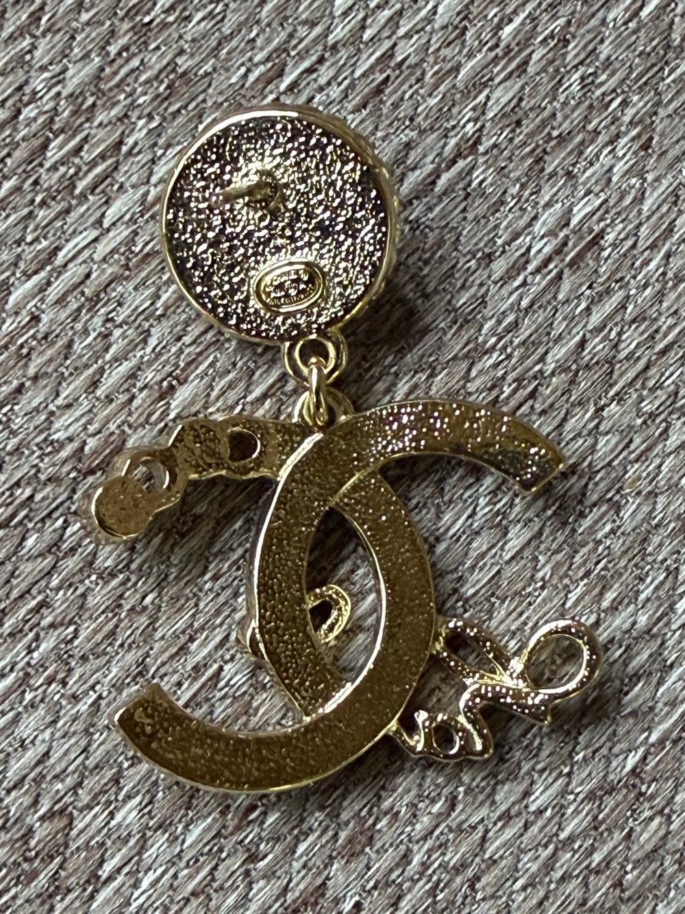CHANEL Metal Pearl Crystal Coco Script CC Drop Earrings Gold - Picture 3 of 5
